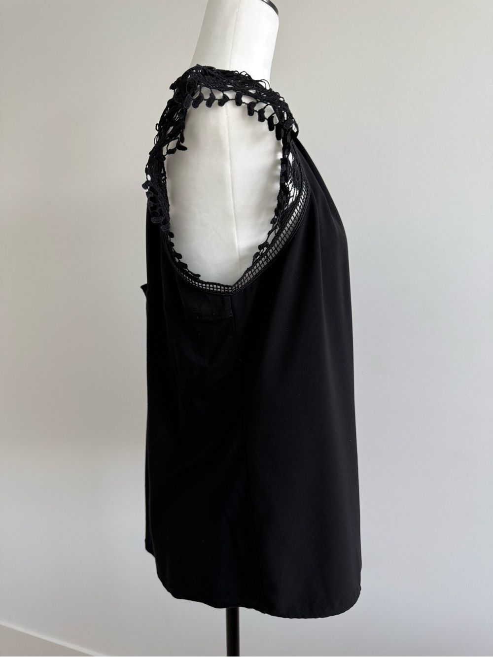 RW&CO. Black Crochet Cap Sleeve Blouse - Picture 3 of 6